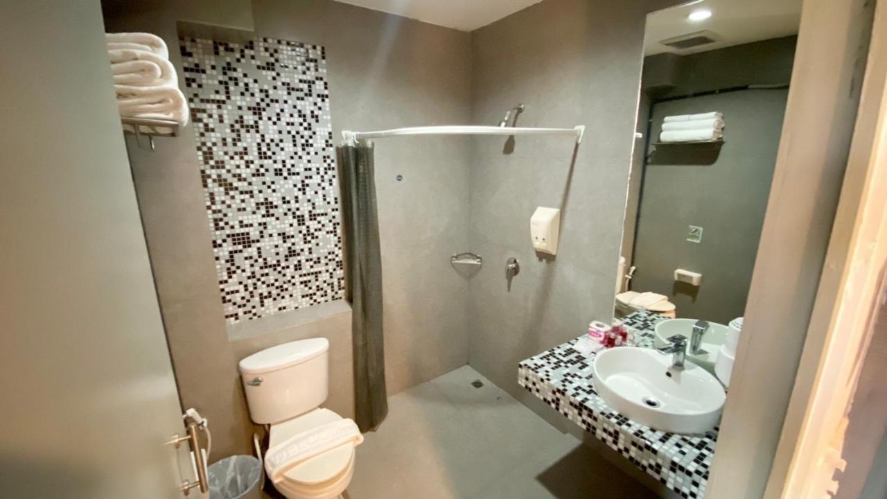 View Dee Bkk Airport Residence Banguecoque Exterior foto