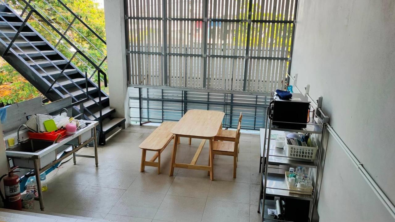 View Dee Bkk Airport Residence Banguecoque Exterior foto